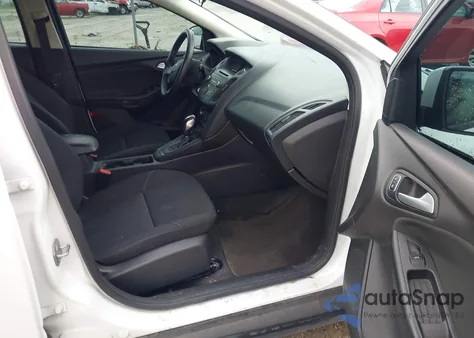 2015 Ford Focus Se z USA, uszkodzony, nr VIN 1FADP3K22FL233257